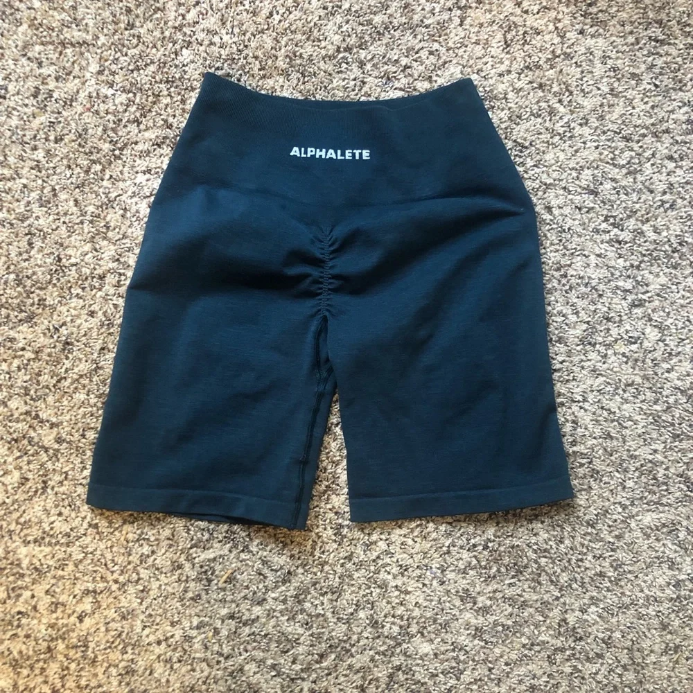 Alphalete Amplify Biker shorts - Picture 6 of 6